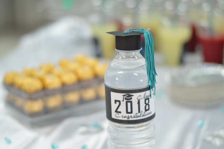 30-ways-to-celebrate-your-graduate-graduation-party-tip-junkie