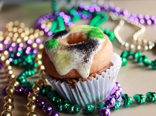 9306-mardi-gras-mini-king-cakes-cupcakes.jpg