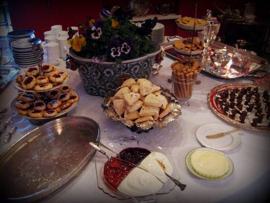 tip-host-a-mother-daughter-spring-tea-image-1.jpg