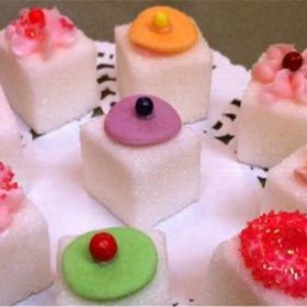 tip-how-to-make-decorated-sugar-cubes-image-1.jpg