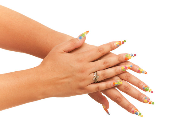 7tipsformaintainingandcaringforacrylicnails-featured