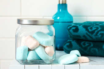 Homemade-Bath-Bombs-med