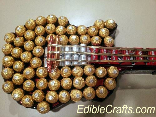 chocolate_guitar_gift