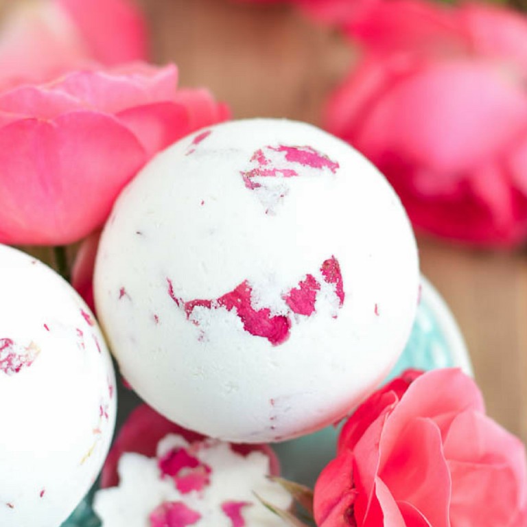 10 Bath Bombs for Gift Giving like this Rose-milk-bath-bomb