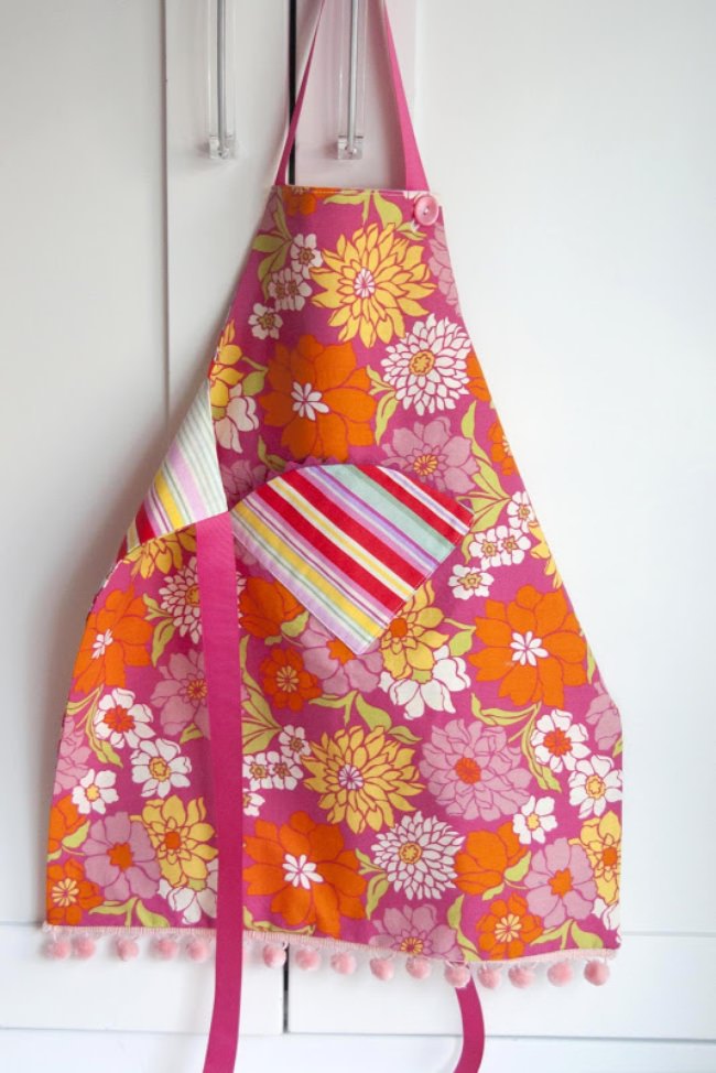 Child's Fat Quarter Apron {pattern and tutorial}