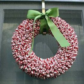 Peppermint Candy Wreath {DIY Decorating}