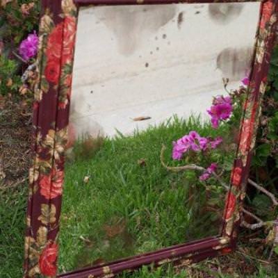 Antiqued Flower Mirror {Anthropologie Hack}