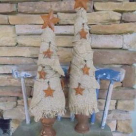 Burlap Christmas Trees {Accessorize}