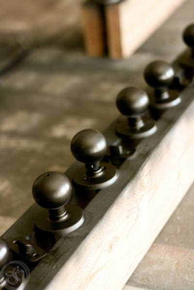 Fastest Way To Paint Doorknobs How To Paint Tip Junkie