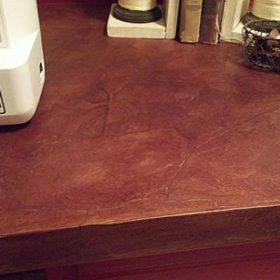 Faux Leather Desk Top {diy furniture}