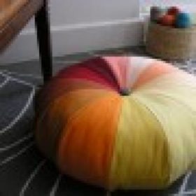 How to Make a Pouf {make a pillow}