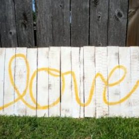 How to Make Pallet Wall Art {wall decor}