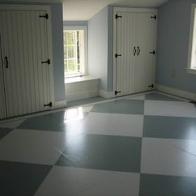 How to Paint a Checkerboard Floor {step by step}