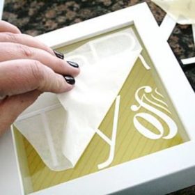 How to Put Vinyl Decals on Frames {wall pictures}