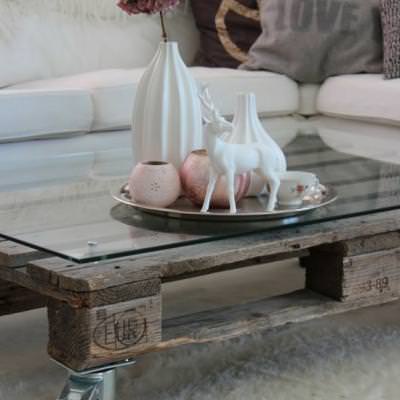 Pallet Coffee Table {trash to treasure}