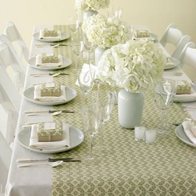 Simple Elegance Entertaining {Centerpieces}