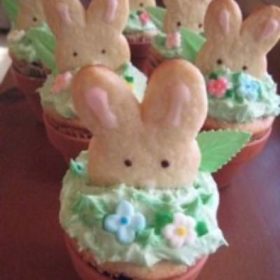 Peeking Easter Bunny Cookie+Cupcakes