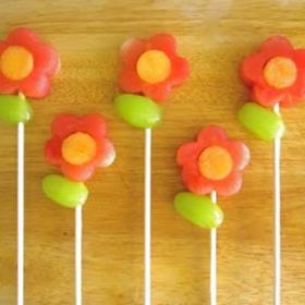 Flower Fruit Pops {Edible Fruit Crafts}