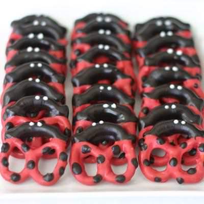 Ladybug Pretzels {Edible Craft}