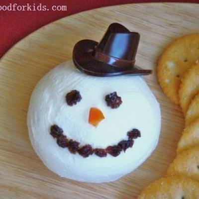 Snowman Cream Cheese Ball {Christmas Edible Crafts}