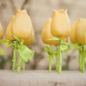 Spring Flower Cake Pops {Edible Decor}