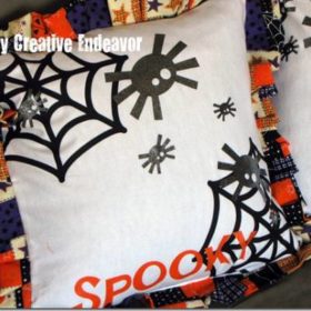 Heat Transfer Spider Pillows {Halloween Crafts To Make}