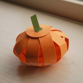 Mini Paper Pumpkin Tutorial {Halloween Paper Crafts}