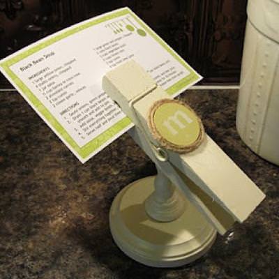 Clothespin Recipe Card Holder Tutorial – Tip Junkie