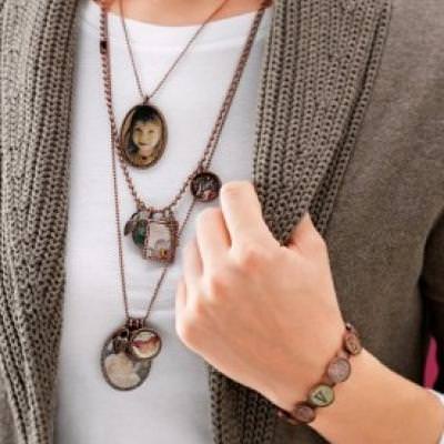 DIY Photo Jewelry {Tutorial}