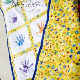 Handprint Quilt Teacher Gift {How To}