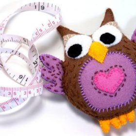 Owl Measuring Tape Cover {Free Pattern}