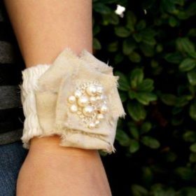 Romantic Fabric Corsage Bracelet Tutorial