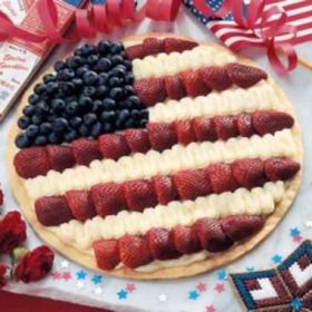 Patriotic Fruit Pizza {Flag Cake Recipes}