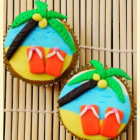 Beach or Pool Party Cupcakes {Kid/Teen Party Dessert Idea}