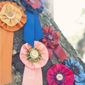 DIY Ribbon Medallions {Party Favors}