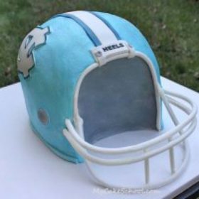 Football Helmet Cake {Cake Ideas}