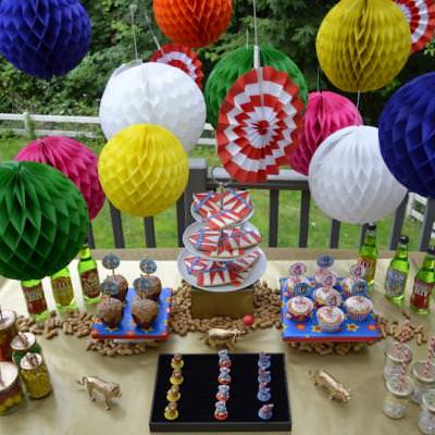 Run Away With The Circus Dessert Table {Boy or Girl Party Themes}