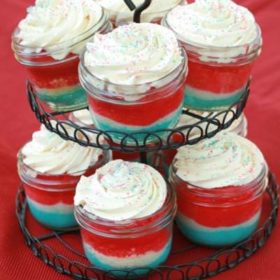 Patriotic Cupcakes in a Jar {Recipes}