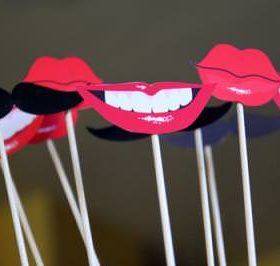 Free Printable Lips and Mustaches {diy}