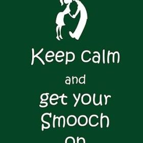 Keep Calm and Get Your Smooch On!  {christmas printable}