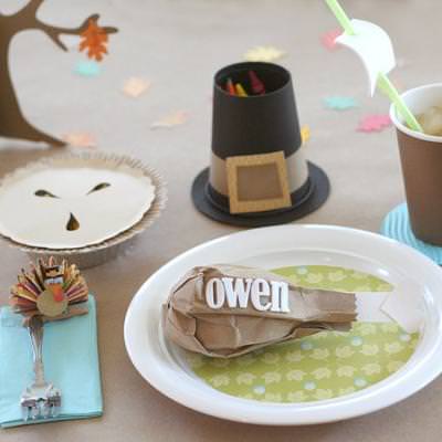 Thanksgiving Kid Table Crafts {Thanksgiving for Kids}