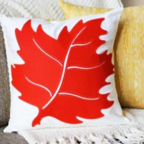 DIY Fall Leaf Pillow {fall crafts}