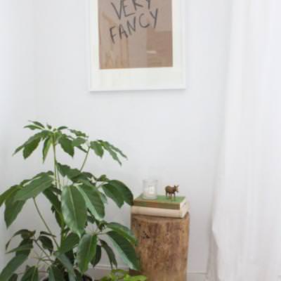 DIY Stump Side Table {Accent Tables}
