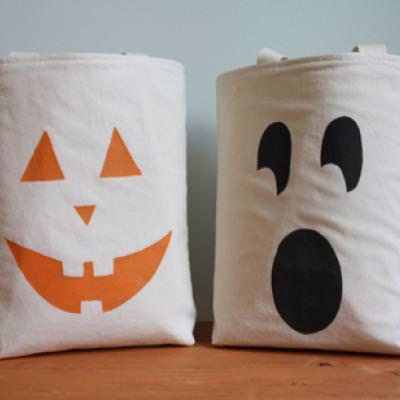 Easy To Make Trick or Treat Totes {Trick or Treating}