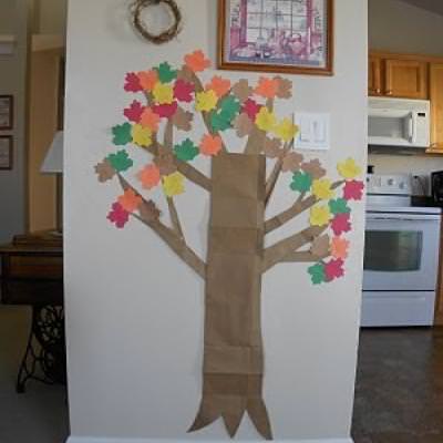 Fall Tree Leaf List {Thanksgiving Activities}
