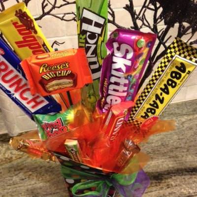 Halloween Candy Bouquet {Halloween Gifts}