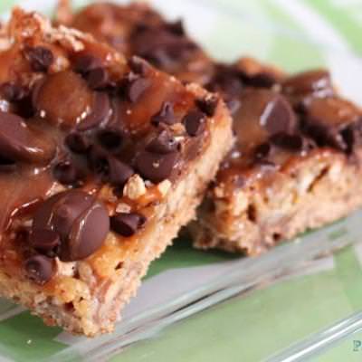 Homemade Turtle Shortbread Bars