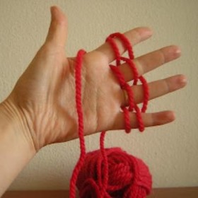 How-To Finger Knit {Beginner}