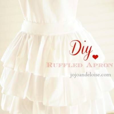 Lovely Heart Ruffled Apron {Aprons}