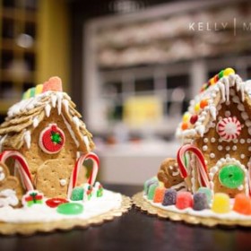 Mini Gingerbread Houses {For Christmas}